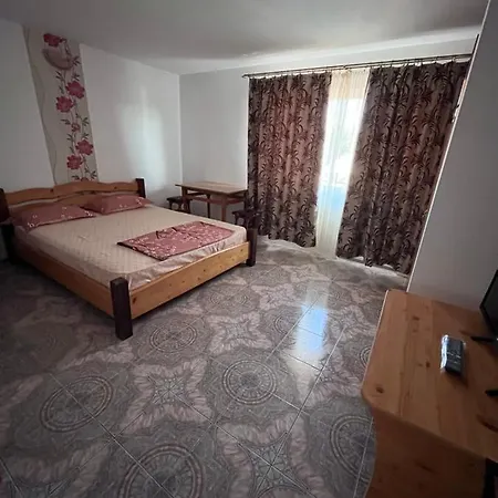 Monica Hotel